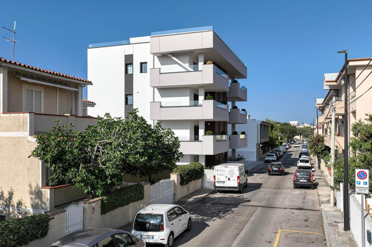 Luxe 2BR Penthouse with Terrace & Parking